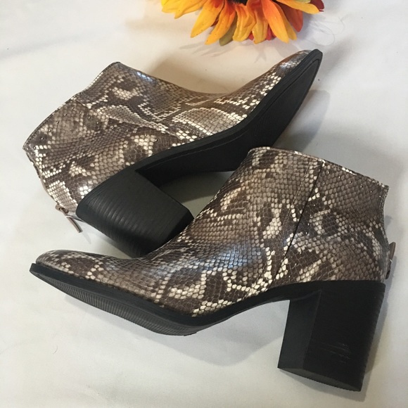 Massini Nora FAUX Snake Skin Boots - Picture 9 of 12
